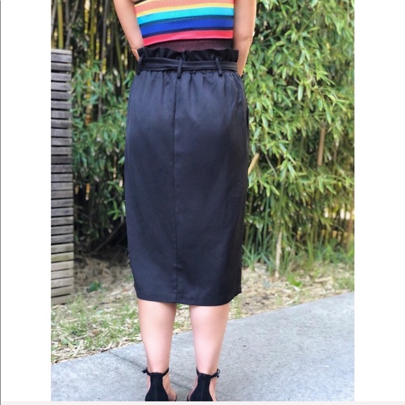 Reve Black Button Front Midi Skirt - Picture 4 of 6